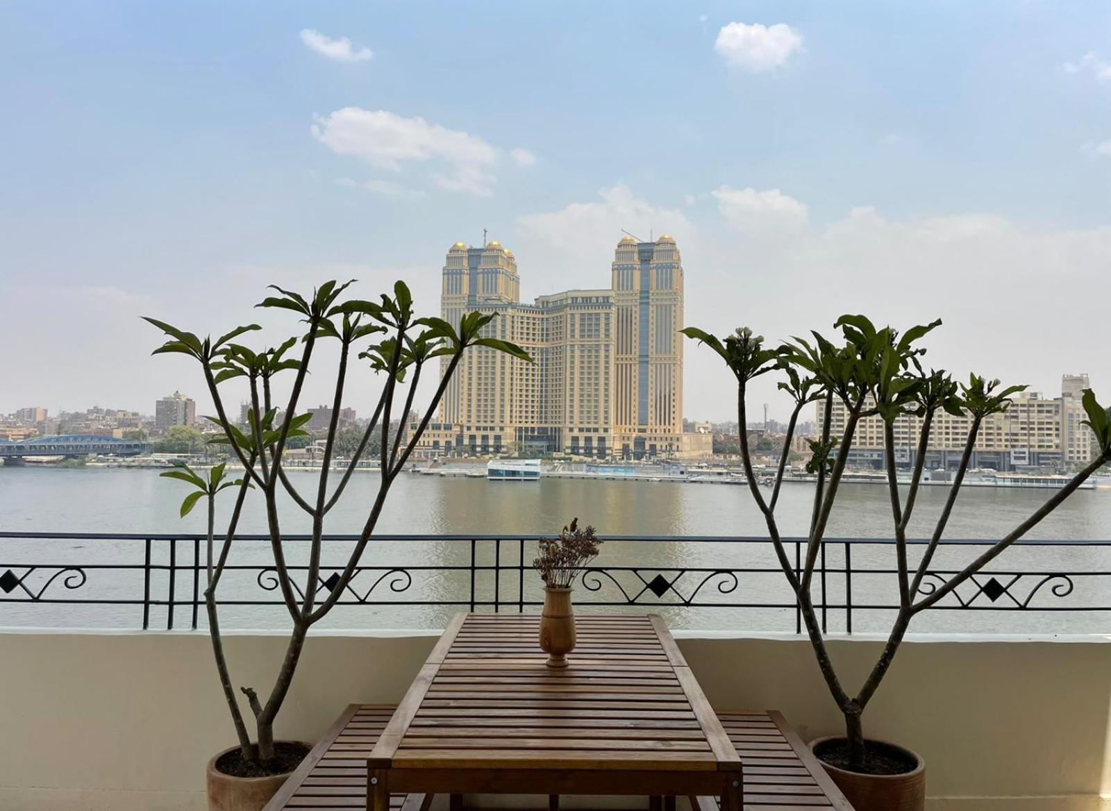 Luxury On The Nile - Zamalek Apartments Kairo Eksteriør billede